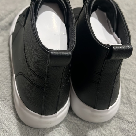 CALVIN KLEIN Women's Cade Casual Lace Up Platform Sneakers - Picture 9 of 11